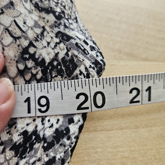 Reformation Carina Wrap Midi Rattlesnake Print Dress Size Large - Picture 8 of 11